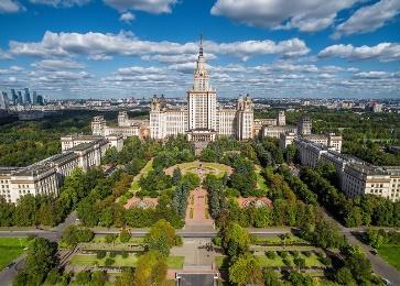 a ser a capital, o que ocorreu em 1918. Assim nasceu São Petersburgo que se tornou a primeira cidade moderna da Rússia.