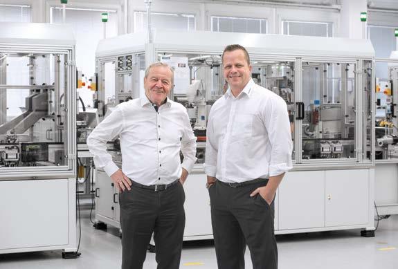 Prefácio Heinz e Philip Schmersal, sócios-gerentes do Grupo Schmersal Com uma ampla gama de aproximadamente 25 000 produtos, a Schmersal faz parte dos maiores fornecedores do mundo em tecnologia de