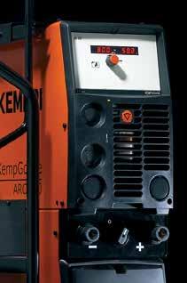 externas C x L x A 700 x 660 x 1400 mm Peso com a unidade de transporte 115 kg O KempGouge ARC 800 pode ser equipado com a unidade de controle remoto R10, o que permite ajustar a corrente de goivagem