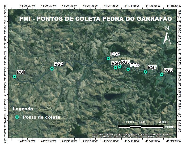 Os pontos foram acessados com o auxílio de um barco de alumínio do tipo voadeira, utilizando o motor Yamaha 15hp e remos.