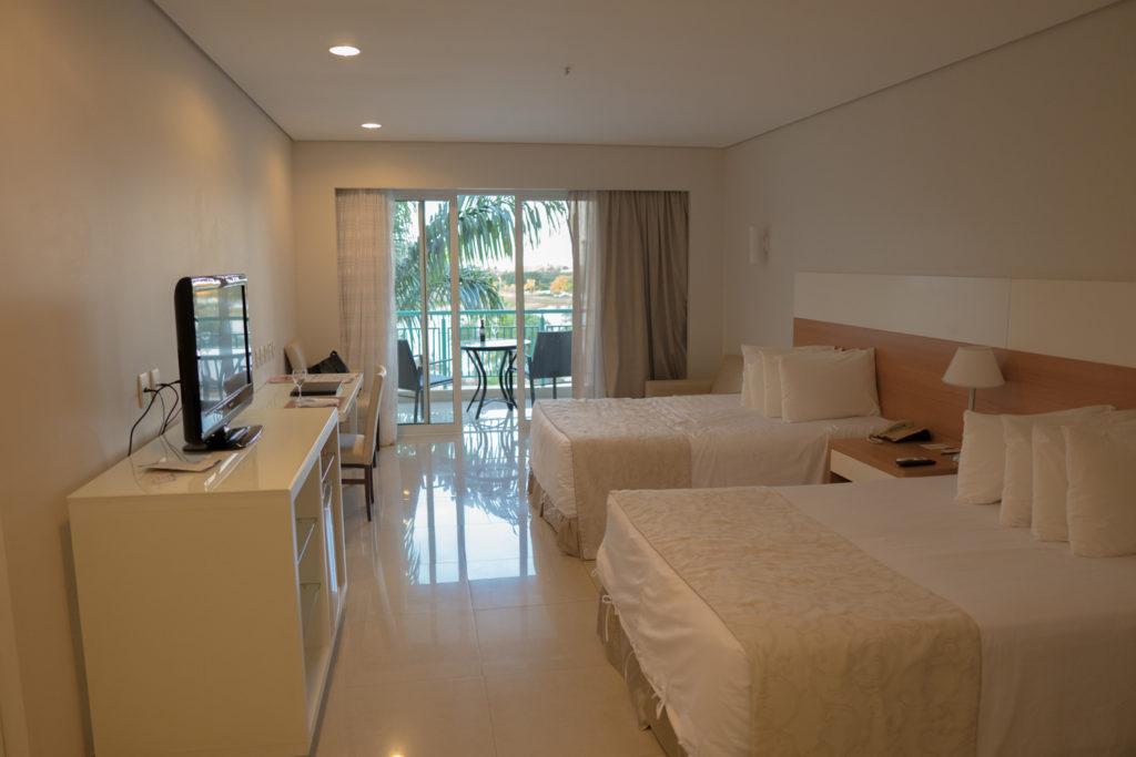 Nosso quarto no Mavsa Resort Como é o lazer nesse resort em São Paulo Uma das coisas que mais nos chamou atenção foi a quantidade de opções de lazer que o hotel oferece.