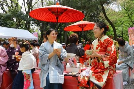 de abril, será realizado o Festival da Primavera nos arredores do Memorial da Conclusão de Oku no Hosomichi.