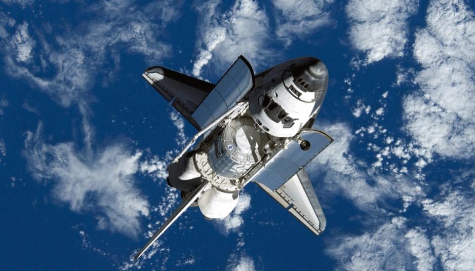 Lançamento do Ônibus Espacial Discovery (STS-121) 2018 Dr. Walter F.