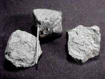 FATO: Rocha Rica em magnetita (Fe 3 O 4 ) Lodestone: "lead stone indicar o caminho Rocha magnetizada por relâmpagos História: (Grécia) (1.000.