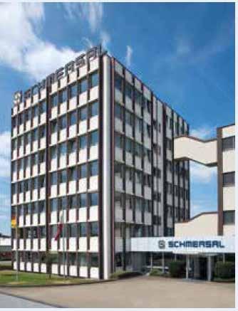 O grupo Schmersal O grupo Schmersal é líder internacional do exigente mercado de componentes de segurança de máquinas. A empresa fundada em 1945 emprega aproximadamente 2.