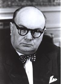 Os Pais da Europa Paul Henri Spaak (1899-1972) Unir países através de tratados vinculativos constituía o meio mais eficaz de garantir a paz e a