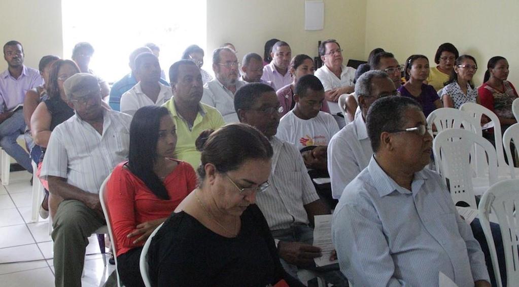 Figura 3.1: População reunida para a Conferência de lançamento do PMSB fonte: Risco arquitetura urbana, 2014.