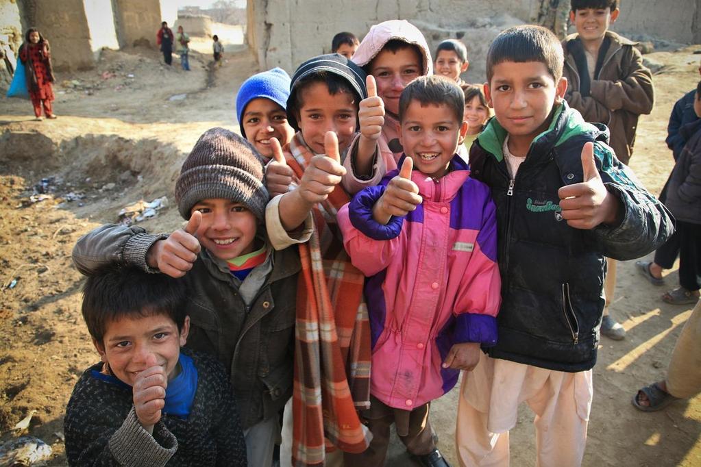Fundo: Afghanistan Mais de 90% das crianças cujos exames apontam o uso de opiáceos foram expostas no seu ambiente ou receberam a droga de um adulto Source: