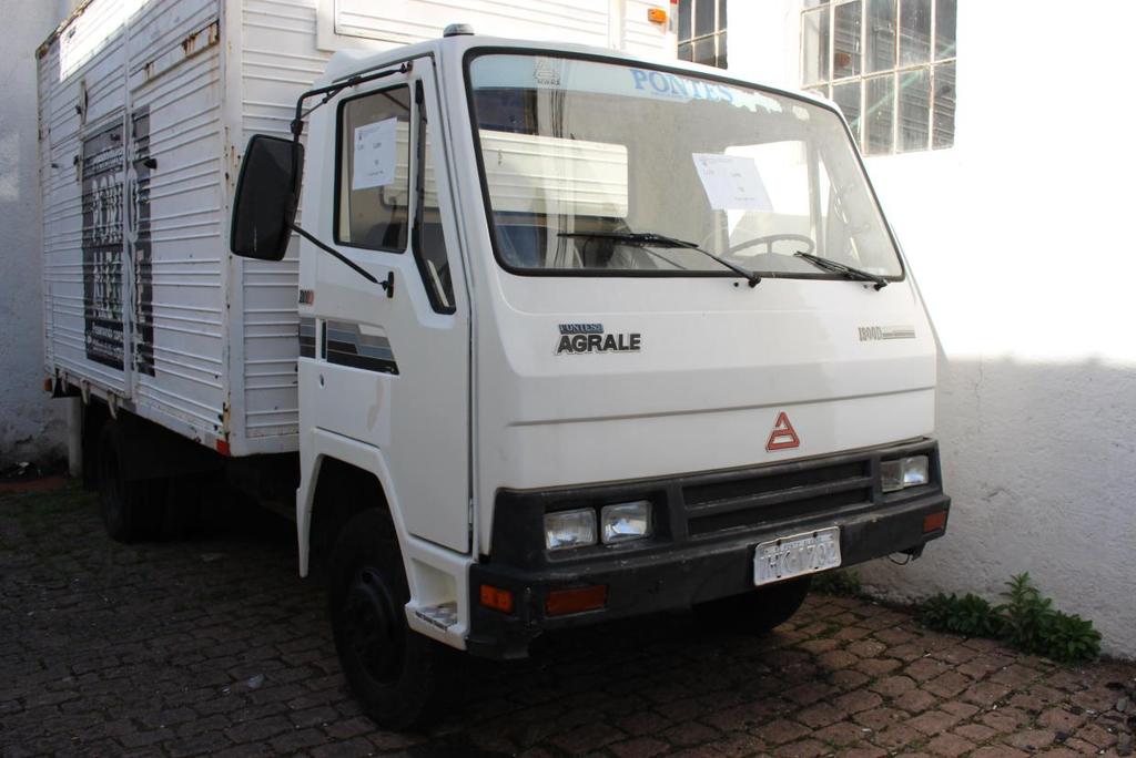 LOTE Nº 16 Veículo recuperável Caminhão Furgão Agrale 1800, diesel, placa IHK 1702, ano 1990/1990, cor branca, chassi