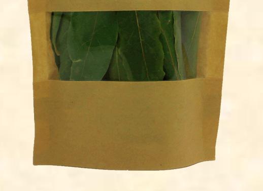 Saquetas de 10 Gramas Biological bay leaf, very aromatic herb used in Mediterranean cuisine, harvested by hand in the fields of Marvão in North Alentejo of