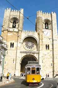 02º Dia: Café da manhã no hotel e saída para visita panorâmica dos pontos turísticos mais importantes da capital portuguesa: o Mosteiro dos Jerônimos, a Torre de Belém, o Padrão dos Descobrimentos, o