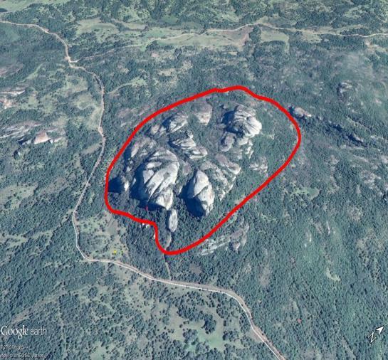de Pedra; d) Visão geral do entorno com uso do Google TM Earth Pro. Acesso em dezembro de 2014. Fonte: o autor.