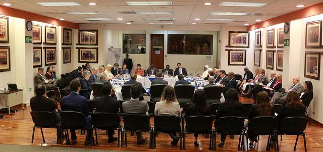 C. Diálogo com a Comissão Interamericana de Direitos Humanos Em 1 o de setembro, os plenários da Corte e da Comissão se reuniram para realizar seu encontro anual.