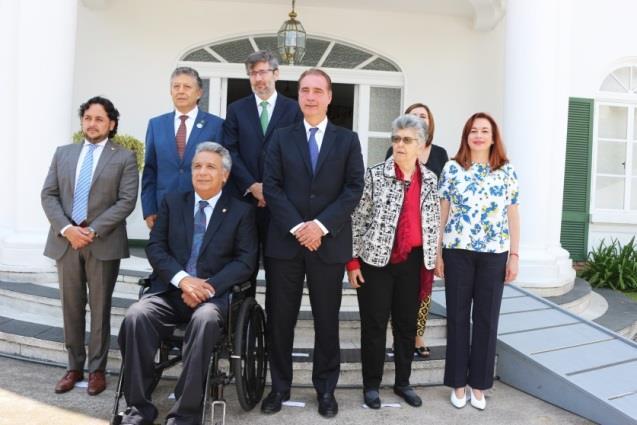 5. Presidente da República de El Salvador Em 14 de maio, o Presidente da Corte se reuniu com o Presidente da República de El Salvador, Salvador Sánchez Cerén, a fim de conversar sobre avanços e