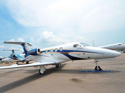 VERY LIGHT JET Eclipse 500 / 550 Os modelos, Eclipse 500 e Eclipse 550 são aviões ligeiros revolucionários, já que oferecem um grande rendimento além de um sistema de aviónica inovadora e um design