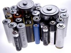 6 Logística Pilhas e baterias no coletor Coleta interna feita pela DGA DGA verifica o material Armazenamento