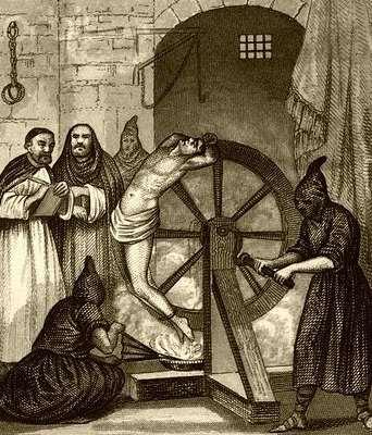 HERESIAS Em 1231, foi criada a Santa Inquisição, para perseguir, julgar, torturar,
