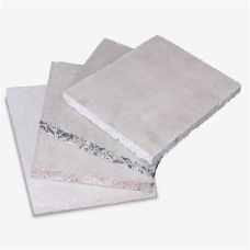 1. INTRODUÇÃO é uma placa monolítica de concreto reforçada com duas telas de fibra de vidro que lhe confere maior resistência.