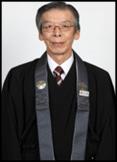 Budismo Shin. Chefe do Depto. Financeiro Rev. Akio Yashima Diocese de Hokkaido - 4º Grupo Templo Tokushoji (Sapporo, Hokkaido) Nascido em 1955 2º mandato como Deputado da Câmara Alta.