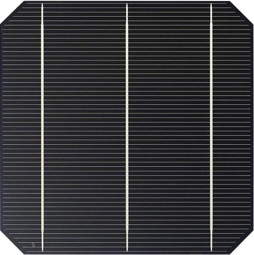 3.3. Tipos de células fotovoltaicas e módulos As células solares fotovoltaicas são classificadas segundo o material utilizado no seu fabrico, sendo monocristalinas, policristalinas e amorfas.