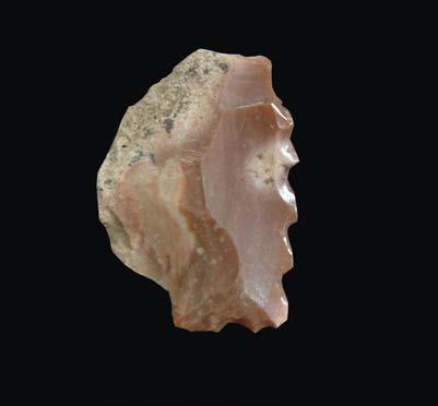 34 CIRA-ARQUEOLOGIA VI Figura 24 N.º 86 lança de Bronze; n.º 87 e 88 dentes de foice de sílex. Desenhos de Inês Conde.