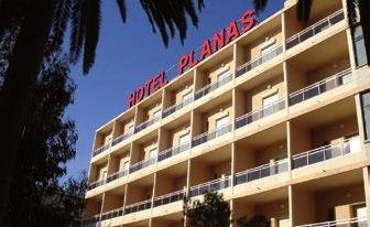 O hotel está localizado muito perto da praia. Lojas e restaurantes estão a poucos metros, enquanto o PortAventura Park fica a 15 minutos de carro.