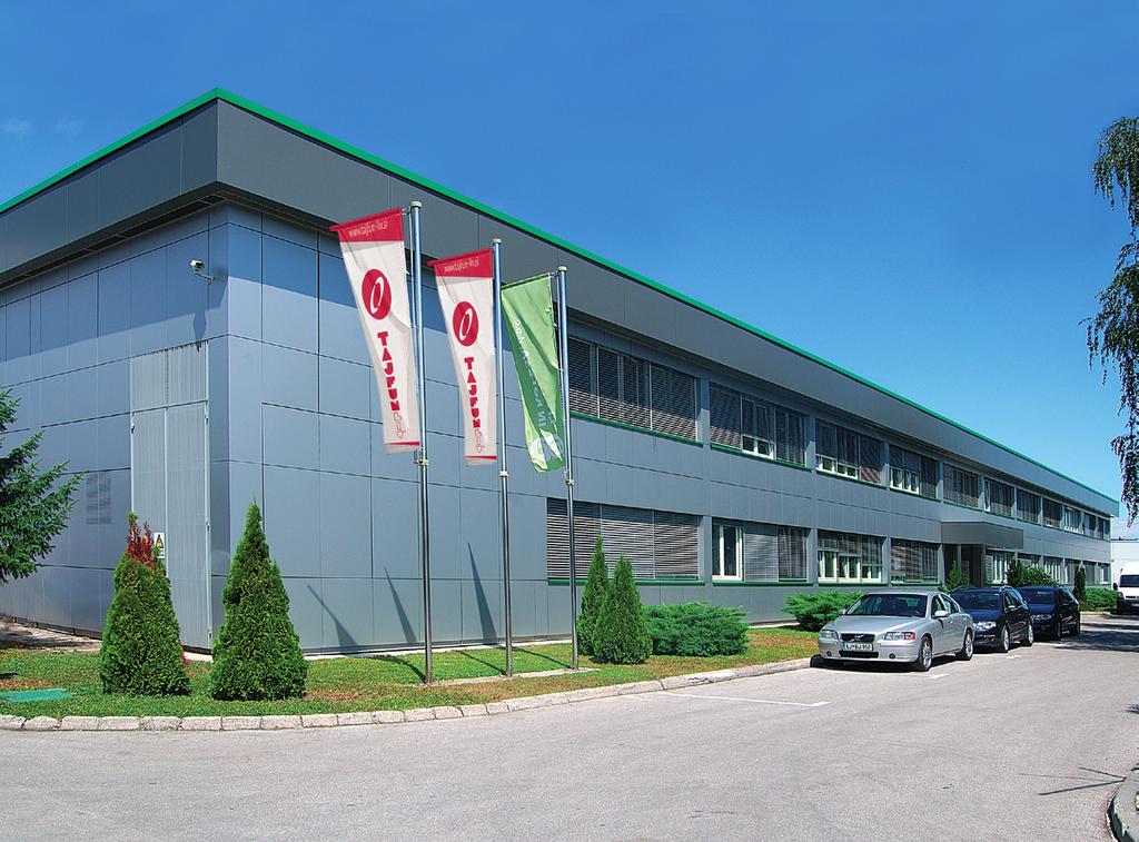 Tajfun Liv d.o.o. Somos uma empresa europeia especializada na fabricação de gruas para aplicação florestal e reciclagem.