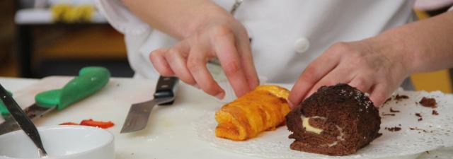 molhos, pratos principais de cozinha e sobremesas.