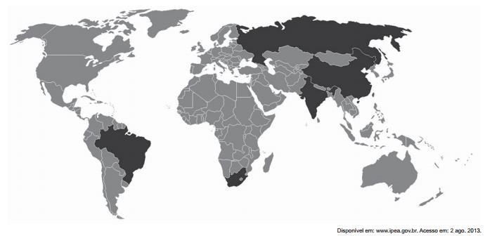 QUESTÃO 02 Identifique os países em destaque no mapa acima, cite o grupo formado por eles e caracterizeos.