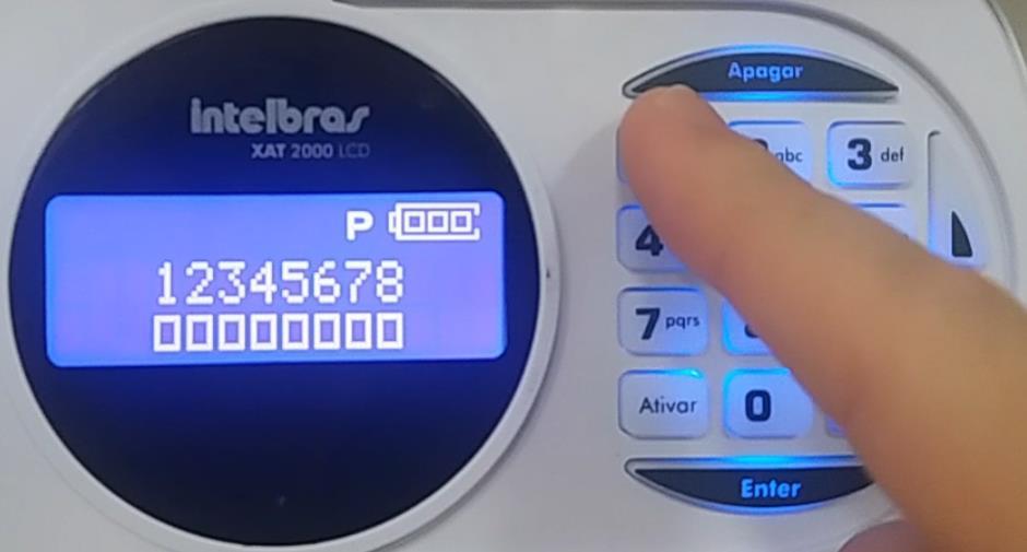 Configurações de Rede Defina a Configuração de IP da central que pode ser através DHCP (feita Automaticamente pela central) ou Por IP Fixo (Configurada manualmente).