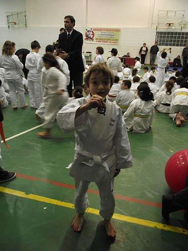 forma de jogar, ou seja uma forma diferente da competição tradicional de Karate desportivo.