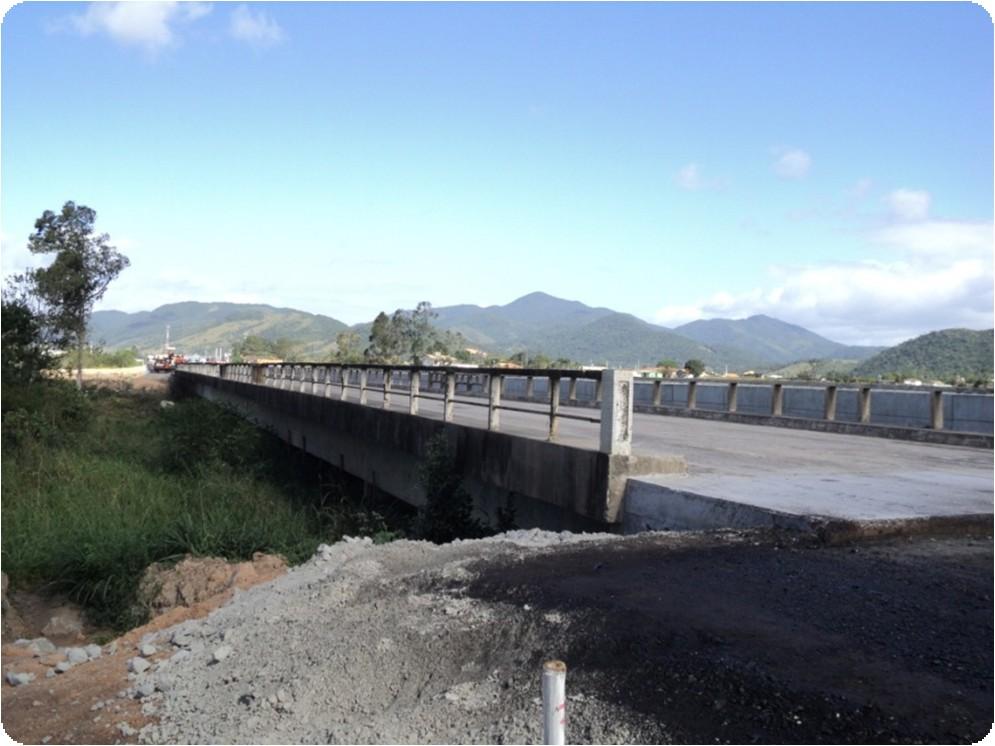 RELATÓRIO DO DNIT: LOTE 23 - TRECHO: Rio da Madre Rio Araçatuba Previsão de conclusão: DEZEMBRO/2011 COMENTÁRIO/ SITUAÇÃO VERIFICADA: Do mesmo modo dos lotes anteriores, também o curto prazo