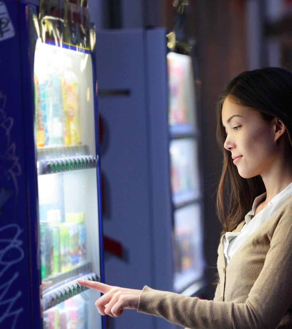 SMART VENDING Integração com máquinas de vending: Pagamento cashless através do cartão Unicard Controlo de stocks Controlo da lotação do