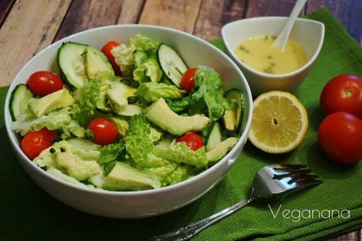 Salada verde (alface, rúcula, tomate cereja,