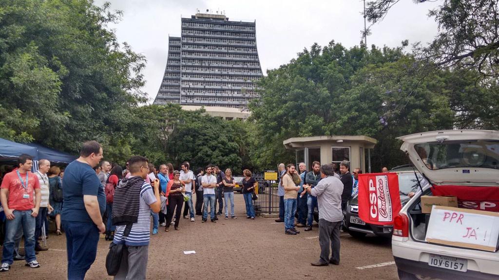 Tudo isso faz parte daquela velha história de crise financeira do governo estadual.