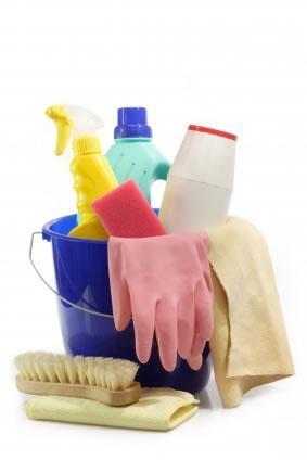 PRODUTOS DE LIMPEZA Os produtos de limpeza são utilizados para preparação do ambiente de trabalho, limpeza dos instrumentos utilizados e