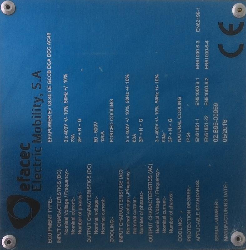 24 Figura 4.9 Placa de dados da estação de recarga EFACEC QC45. Fonte: O autor. A estação de recarga adquirida pelo projeto foi o modelo QC45 do fabricante EFACEC.
