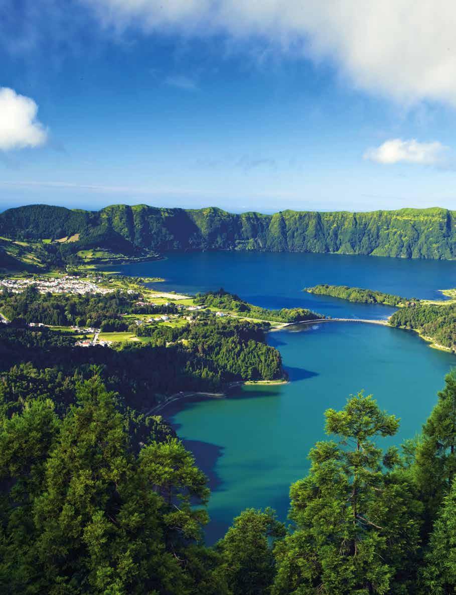 Circuitos, Combinados e EstadiaS AÇORES Desvendamos mistérios VENHA DESCOBRIR O MELHOR DOS AÇORES COM A NORTRAVEL Em circuitos de qualidade, com guia privativo, visitando todos os pontos de maior