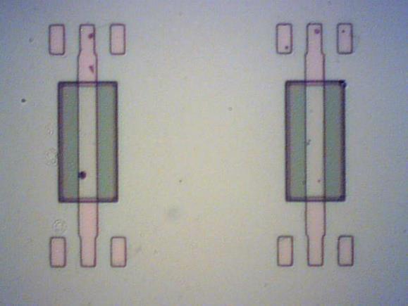 A espessura do PMGI SF13 e do AZ 9260 foram 2 µm e 1,1 µm, respetivamente.