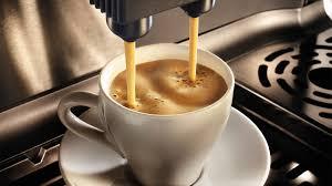 O Café Expresso Pronuncia-se es-pres-so e não ex-pres-so. Expresso é uma palavra italiana, abreviatura de caffe expresso.