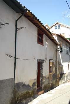 cruciforme de tipo caravaca decorada.