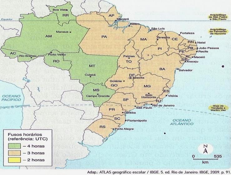 QUESTÃO 19 Observe o mapa e depois responda: BRASIL: FUSO HORÁRIO Lucas está na cidade de Porto Alegre (RS).
