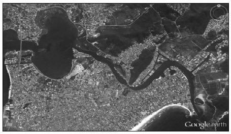 Figura 2 Foto de Satélite do Canal de Itajuru (Fonte: Google Earth, 2015).