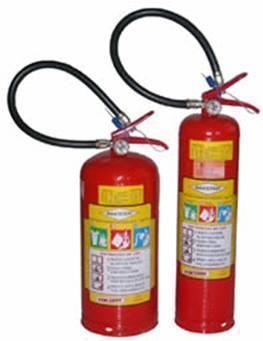 Em alguns casos o rótulo informa também as classes de incêndio para as quais o extintor não se presta, conforme exemplo abaixo: Exemplo de rótulo de extintor adequado às classes de incêndio B e C.
