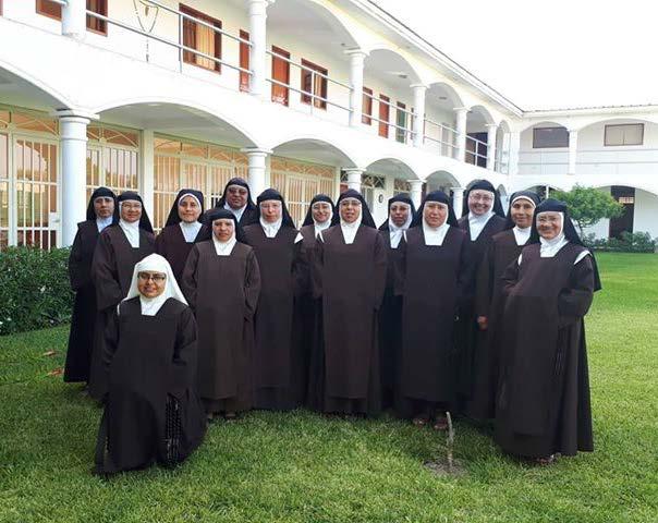 Cursos para as Carmelitas Descalças no Peru A associação Nossa Senhora do Carmo, dos conventos de Carmelitas Descalças do Peru, realizou recentemente um curso