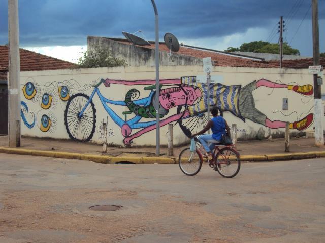 276 Ao responderem sobre o sentimento da sociedade local quanto ao uso da bicicleta, um dos entrevistados considerou que só não há maior utilização deste modal em função da falta de infraestrutura