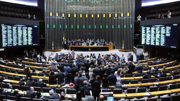 BOLETIM 508 Brasília, 5 de fevereiro de 2018 Reforma da Previdência dominará debates no retorno do Congresso O Congresso Nacional retoma as atividades nesta segunda-feira (5), com a votação da