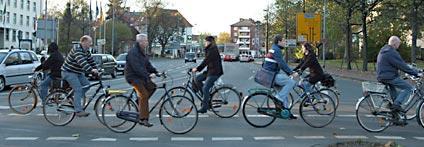 deslocamentos na cidade feitos em bicicleta 2-3 bicicletas por