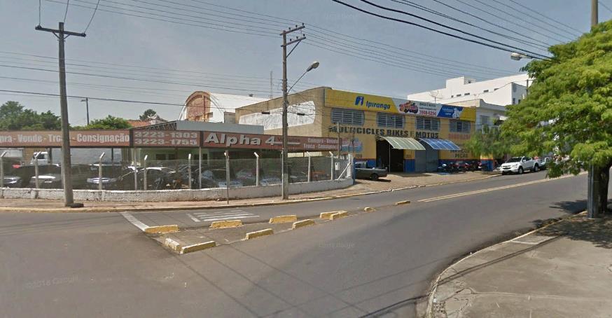 FIGURA 19 - Encontro da Av. Brasil com a Av. 11 de Maio Fonte: Google Maps. Nesse trecho as necessidades são ainda mais chocantes.