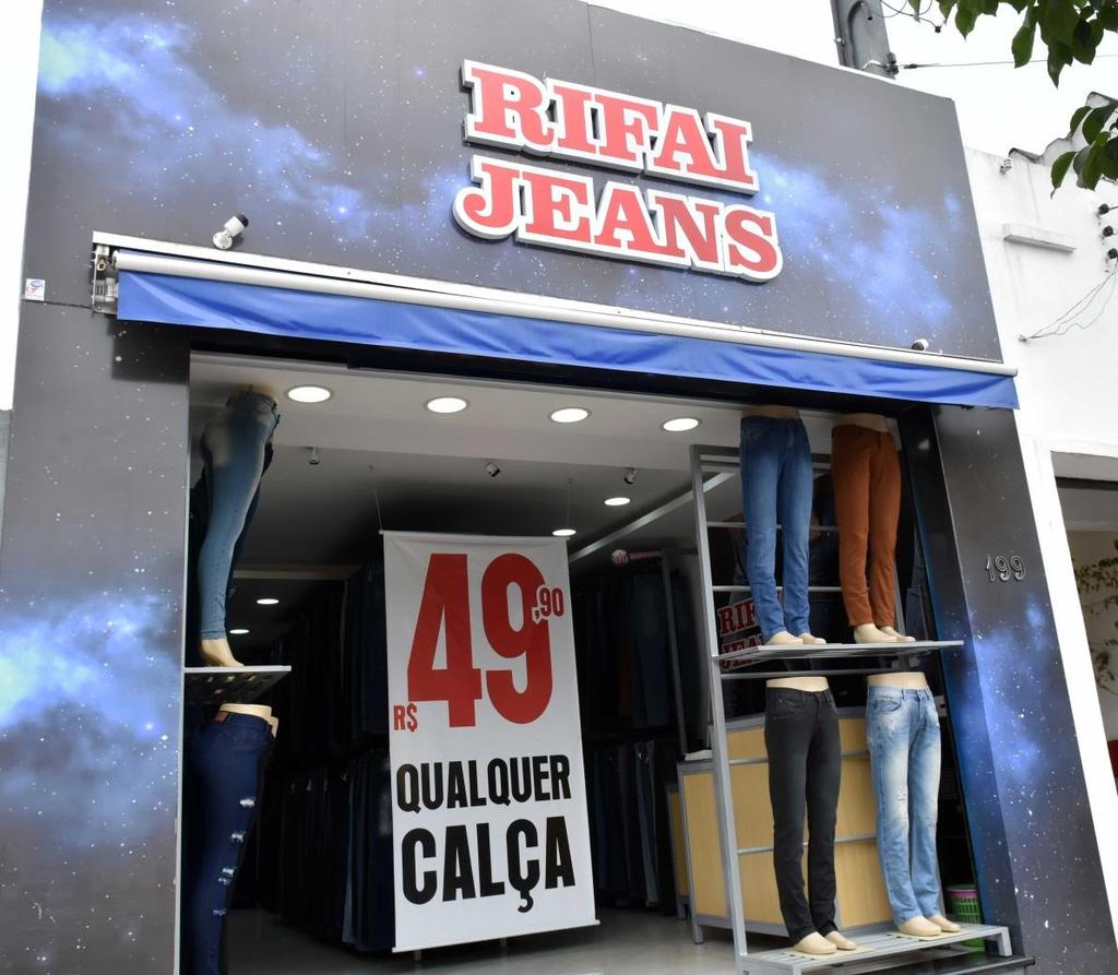 História da Rifai A Rifai JEANS foi fundada em 1986, atuando no segmento de calças jeans.